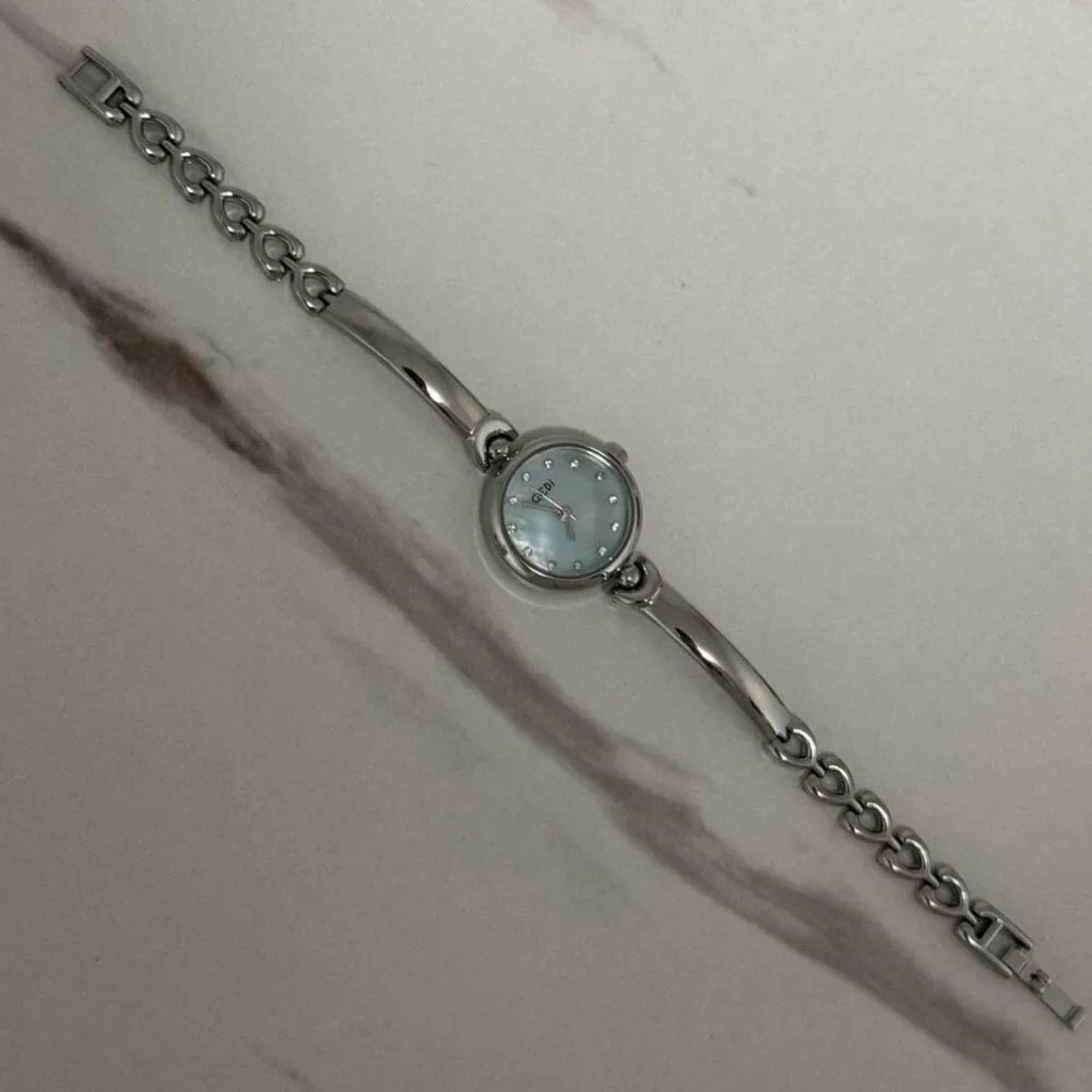 Sku0450 Retro Silver Blue dial Women Casual Round Watch Stainless steel+gift bag